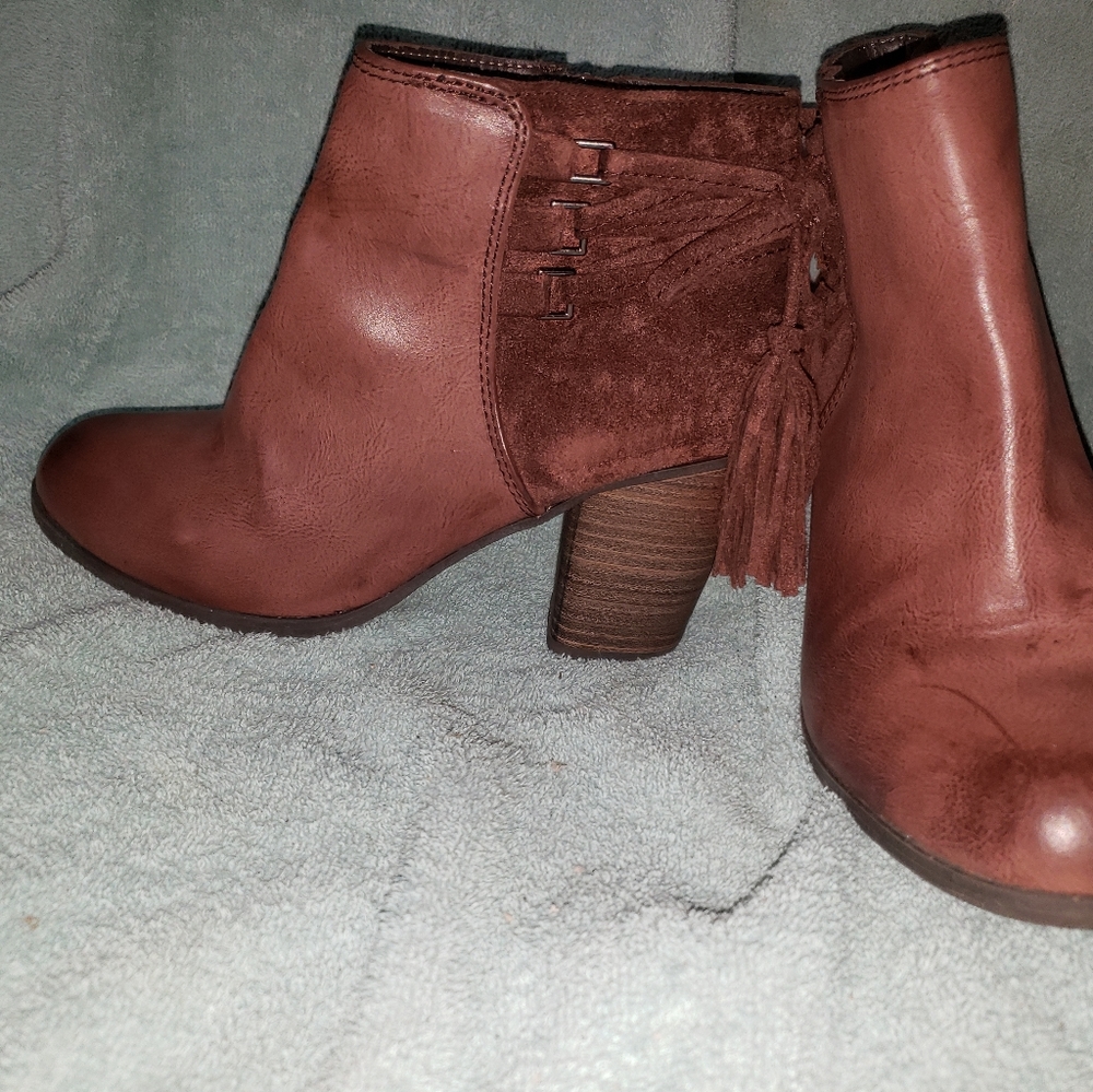 Boots - Picture 4 of 4